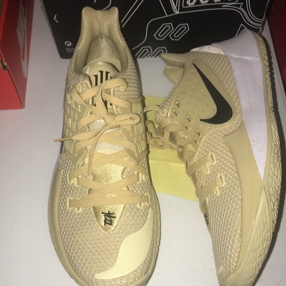 kyrie low gold